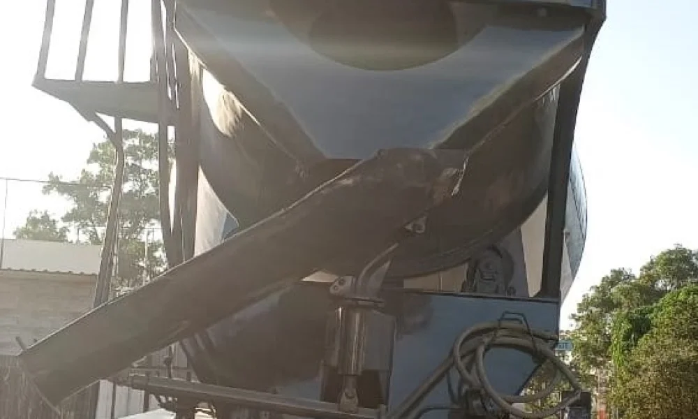 Ashok Leyland 2518 Transit Mixer